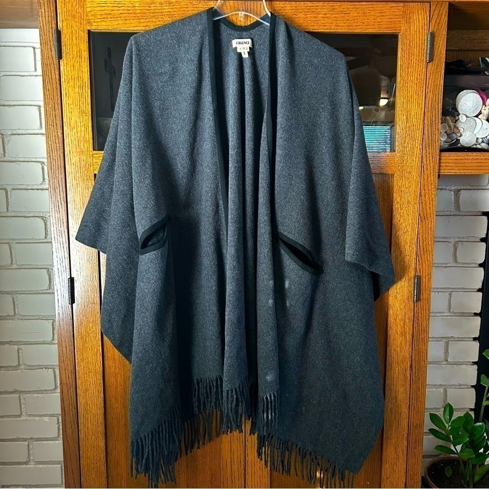 L’AGENCE Wool / Cashmere Fringed Gray Cape | One Size